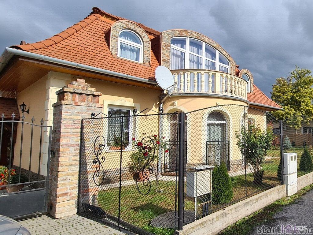 Eladó családi ház Szegeden